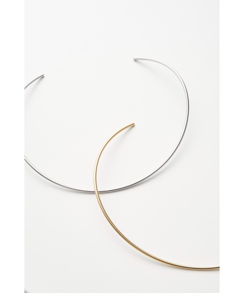 Aunt Marie's（アントマリーズ）の「シンプルラインラウンドチョーカー / ネックカフ（チョーカー・レディース・ゴールド/シルバー・FREE）」の4枚目の写真