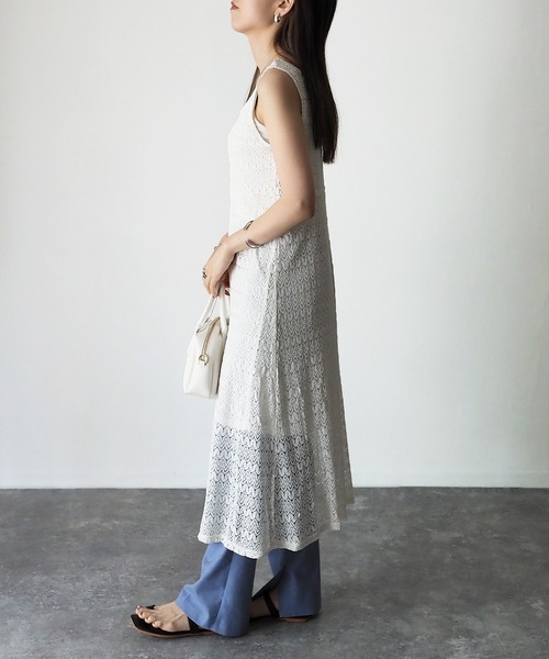 Riberry（リベリー）の「レースバッククロスワンピース（ワンピース・レディース・オフホワイト/ブラック/グレイッシュベージュ/グリーン・MEDIUM）」の11枚目の写真