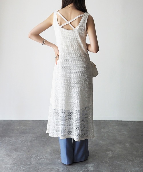 Riberry（リベリー）の「レースバッククロスワンピース（ワンピース・レディース・オフホワイト/ブラック/グレイッシュベージュ/グリーン・MEDIUM）」の12枚目の写真