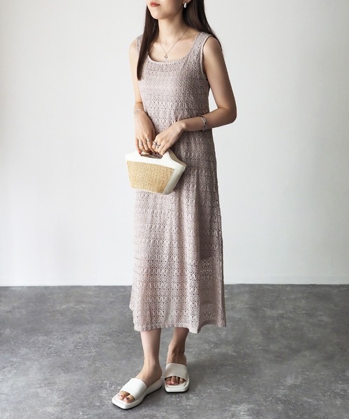 Riberry（リベリー）の「レースバッククロスワンピース（ワンピース・レディース・オフホワイト/ブラック/グレイッシュベージュ/グリーン・MEDIUM）」の14枚目の写真