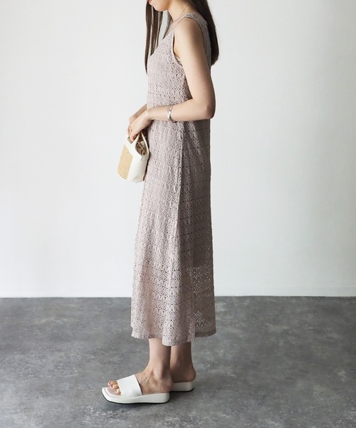 Riberry（リベリー）の「レースバッククロスワンピース（ワンピース・レディース・オフホワイト/ブラック/グレイッシュベージュ/グリーン・MEDIUM）」の15枚目の写真