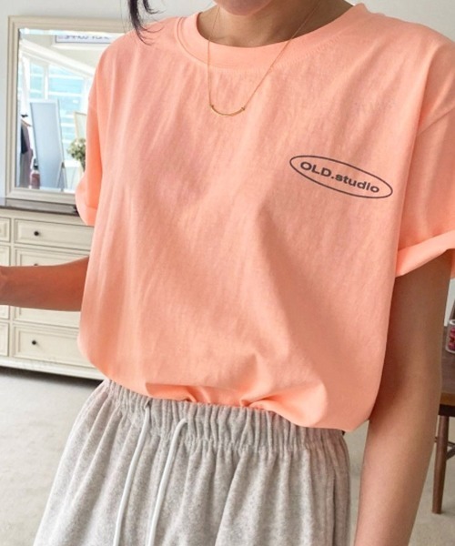 Dalfwin（ダールフィン）の「Dailyプリントバックロゴ半袖Tシャツ（Tシャツ/カットソー・レディース・ホワイト/チャコールグレー/ピンク/オレンジ・FREE）」の6枚目の写真