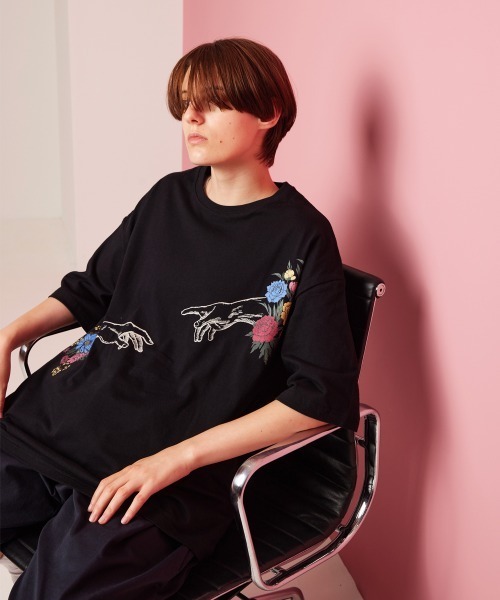 rehacer(レアセル)の「rehacer : The creation of Adam on Wide Body / ザ クリエーション オブ アダム オン ワイド ボディ(Tシャツ/カットソー・メンズ・ホワイト/ブラック・LARGE/X-LARGE/SMALL/MEDIUM)」の8枚目の写真