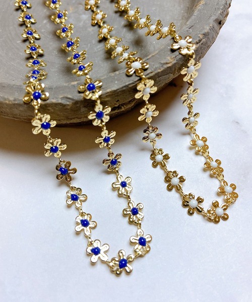 CORPUS TOKYO（コーパス トーキョー）の「フラワーチェーンネックレス（ネックレス・レディース・ベージュ/ブルー・FREE）」の4枚目の写真