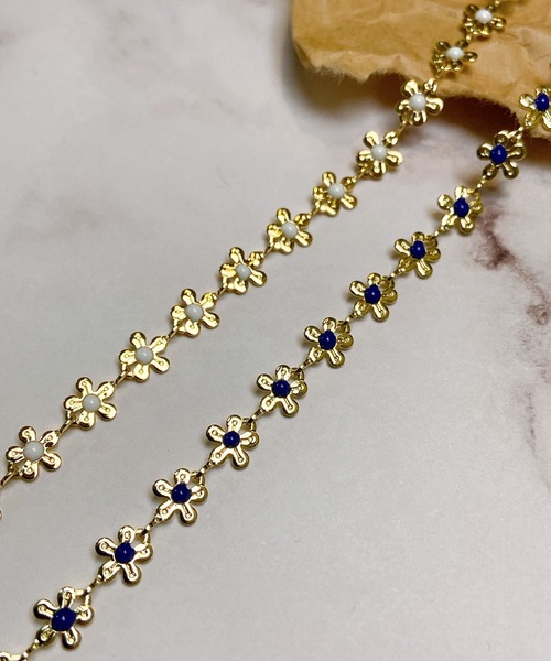 CORPUS TOKYO（コーパス トーキョー）の「フラワーチェーンネックレス（ネックレス・レディース・ベージュ/ブルー・FREE）」の5枚目の写真