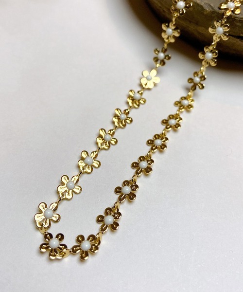 CORPUS TOKYO（コーパス トーキョー）の「フラワーチェーンネックレス（ネックレス・レディース・ベージュ/ブルー・FREE）」の6枚目の写真