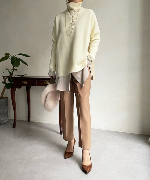 DouDou(ドゥドゥ)の「【新色追加】バイカラーポンチョニット(ニット/セーター・レディース・ブラック/グレイッシュベージュ/パープル/オフホワイト・FREE)」の5枚目の写真