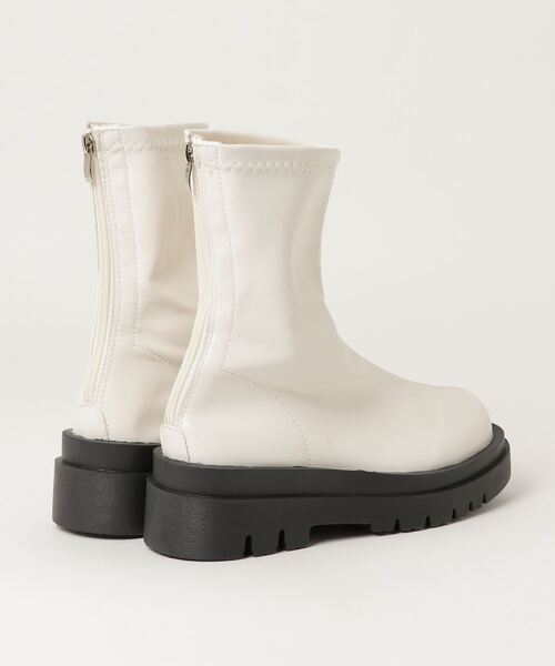 .KOM（ドットコム）の「A'GEM/9 × .kom『.kom/ドットケーオーエム』フェイクレザー バックジップエンジニアブーツ（ブーツ・レディース・ホワイト/ブラック・23.0cm/23.5㎝/22.5㎝/24.0cm/24.5㎝）」の15枚目の写真