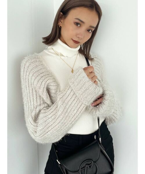 EMODA(エモダ)の「ドッキングスリーブボレロニット(ニット/セーター・レディース・アイボリー/グレー/ブラック・FREE)」の4枚目の写真
