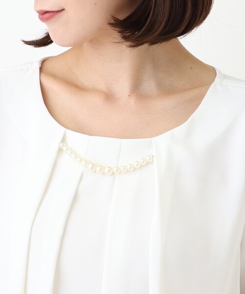 SHOO・LA・RUE（シューラルー）の「◆【S－3L】アクセ付き2WAYブラウス（シャツ/ブラウス・レディース・ホワイト系5/グレー系7/ネイビー系7/ネイビー系9/グレー系8/ホワイト系9・01/02/03/04/05）」の10枚目の写真