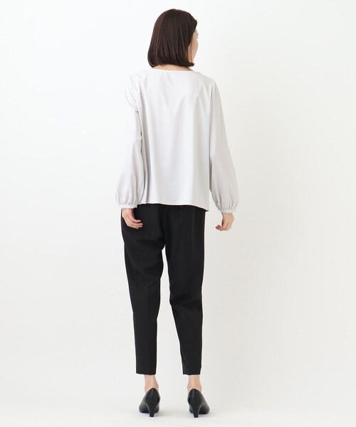 SHOO・LA・RUE（シューラルー）の「◆【S－3L】アクセ付き2WAYブラウス（シャツ/ブラウス・レディース・ホワイト系5/グレー系7/ネイビー系7/ネイビー系9/グレー系8/ホワイト系9・01/02/03/04/05）」の19枚目の写真