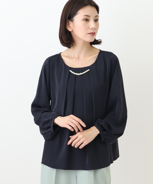 SHOO・LA・RUE（シューラルー）の「◆【S－3L】アクセ付き2WAYブラウス（シャツ/ブラウス・レディース・ホワイト系5/グレー系7/ネイビー系7/ネイビー系9/グレー系8/ホワイト系9・01/02/03/04/05）」の21枚目の写真