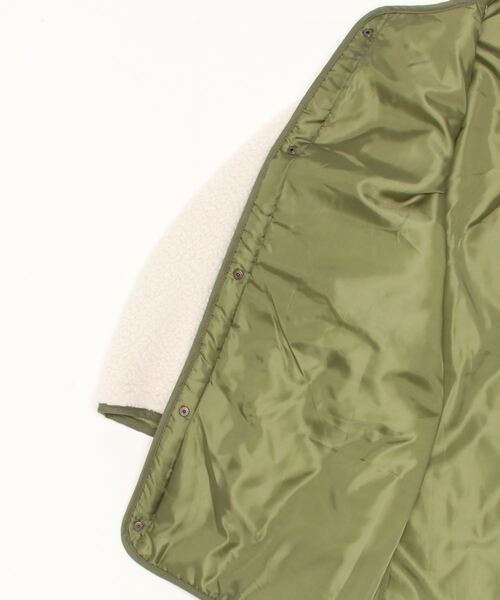 ODORATA（オドラタ）の「タフタ×ボア切り替えM65ショートコート（ブルゾン・レディース・オリーブ/ライトベージュ・FREE）」の6枚目の写真
