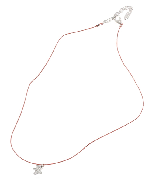 Amina（アミナ）の「【kahiko】LEIGHTON LAM シルバープルメリアネックレス（ネックレス・レディース・ブラック/ピンク/スカイブルー/キナリ・FREE）」の5枚目の写真