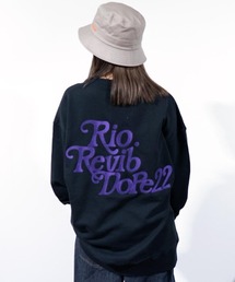 RIO.REVIB コラージュロゴ クルーネックスウェット