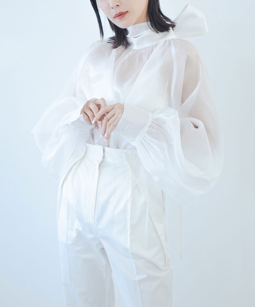 qumerry.（キュメリ）の「シャイニーシアーボリュームスリーブブラウス（シャツ/ブラウス・レディース・ベビーピンク/ホワイト/ブラック・FREE）」の2枚目の写真