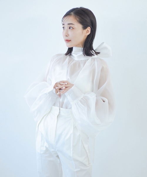 qumerry.（キュメリ）の「シャイニーシアーボリュームスリーブブラウス（シャツ/ブラウス・レディース・ベビーピンク/ホワイト/ブラック・FREE）」の4枚目の写真