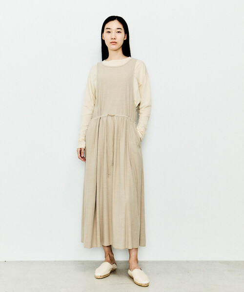 UNFIL(アンフィル)の「unfil | ローシルクジャージー ギャザーワンピース WOMEN(ワンピース・レディース・グリーン/ブラック/ベージュ・0)」の15枚目の写真