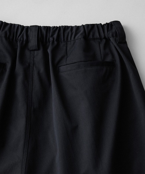 RUUBON（ルーボン）の「【RUUBON】2tack wide half pants / ツータックワイドハーフパンツ（その他パンツ・メンズ・ナチュラル/ブラック・S/M/L）」の4枚目の写真
