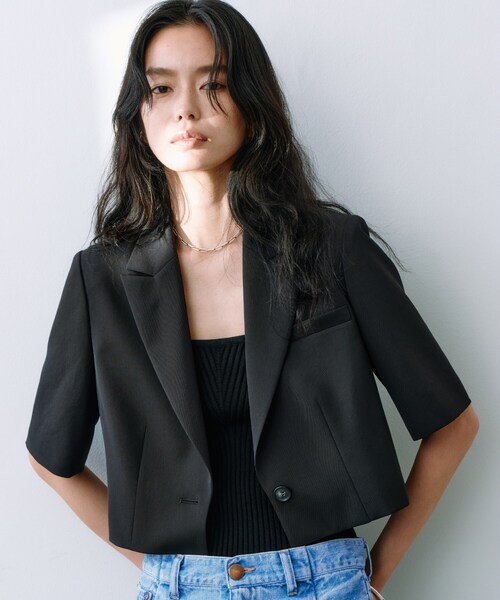 CODE A（コードエー）の「cropped jacket（テーラードジャケット・レディース・ブラック/ナチュラル/サンドベージュ・00）」の4枚目の写真