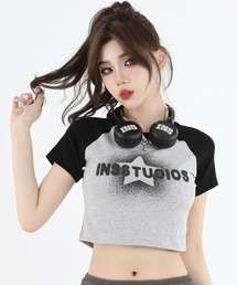 A'GEM/9 × .kom『INSstudios/インスステュディオス』 ラグランクロップ半袖カットソー