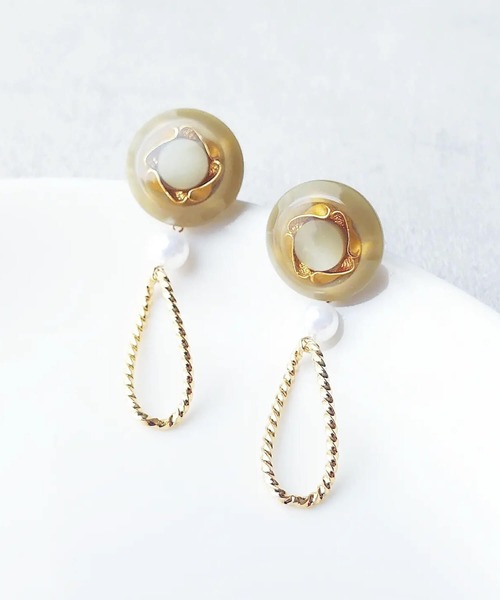 tone(トーン)の「【Cherie+Chambre】Vintage Button Earring #9(イヤリング・レディース・グリーン・FREE)」の1枚目の写真