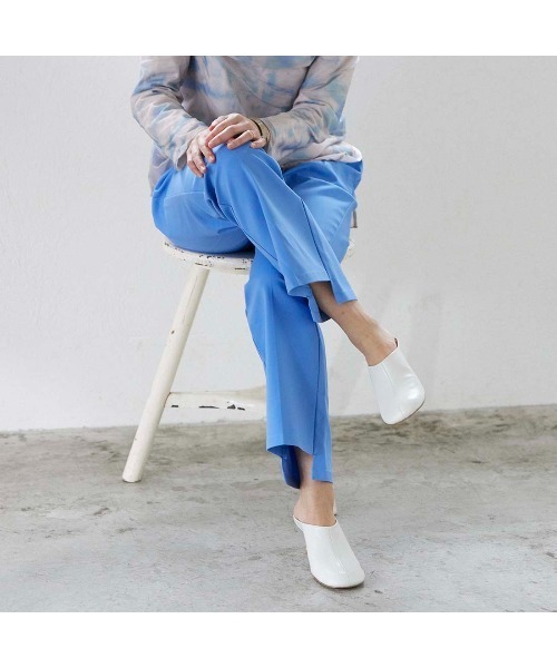 Mode et Jacomo（モードエジャコモ）の「オブリークトゥミュールパンプス（サンダル・レディース・ホワイト/ブラック・23.5cm/24cm/24.5cm/23cm/22.5cm）」の16枚目の写真