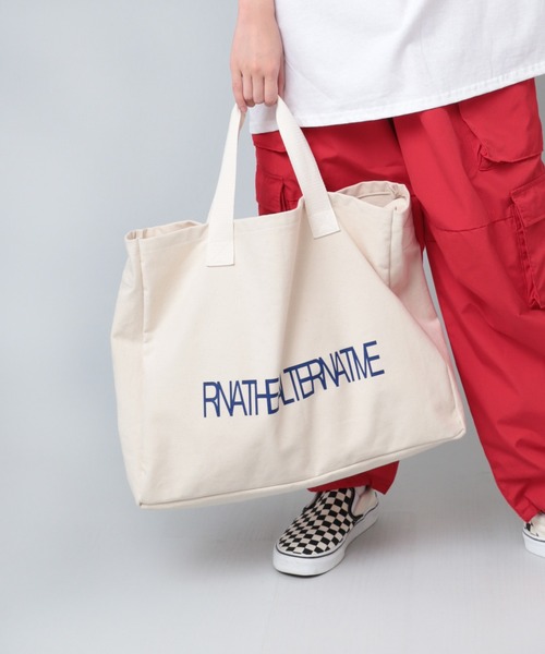 RNA（アールエヌエー）の「E4929 ＢＩＧショルダーバッグ（ショルダーバッグ・レディース・インディゴブルー/キナリ・FREE）」の6枚目の写真