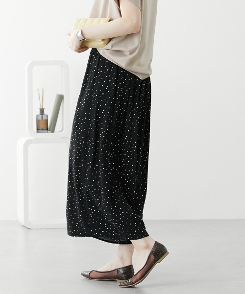 nissen（ニッセン）の「【接触冷感】ふんわりスカート見えパンツ（その他パンツ・レディース・ネイビー/マスタード/ブラック系その他/ブラック/オレンジ/グリーン/オレンジ系その他/グリーン系その他/ブラック系その他2/ネイビー系1・L/M/LL/S）」の3枚目の写真