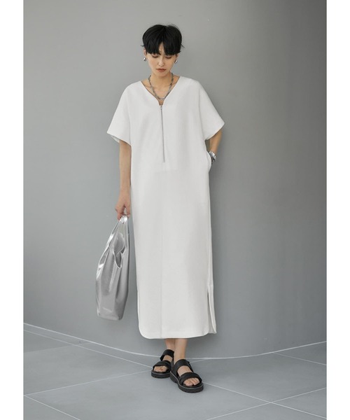 STYLE DELI（スタイルデリ）の「フロントジップカットソーワンピース（ワンピース・レディース・ブラック/ホワイト・01/02）」の2枚目の写真