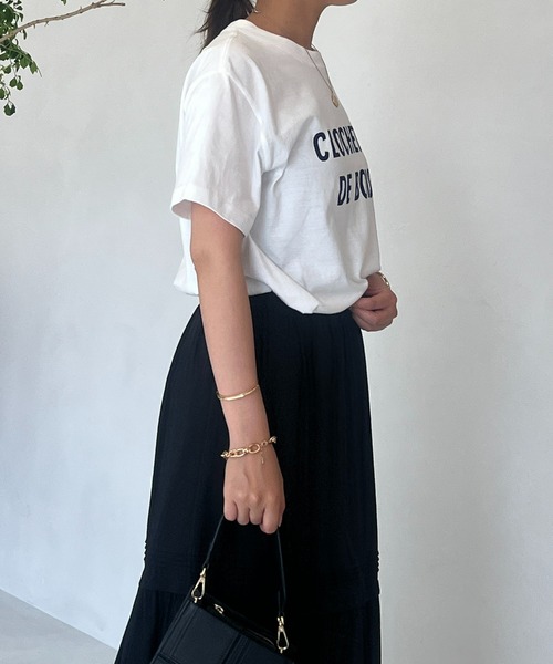 un dix cors(アンディコール)の「CLOCHETEEフロッキーロゴTシャツ(Tシャツ/カットソー・レディース・ベージュ/オフホワイト/チャコールグレー・FREE)」の4枚目の写真