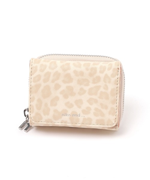 niko and...(ニコアンド)の「オリジナルロゴ三つ折り財布(財布・レディース・ライトブルー/ベージュ/梅/ナチュラル/ブラック/その他2/その他1/レッド/グレー/ゴールド/その他4/グリーン/その他3/シルバー/レッド系その他/その他5/グリーン系その他/ブラック系その他/ダークグレー/ライトベージュ・0)」の8枚目の写真