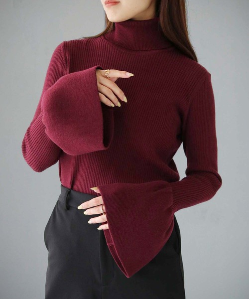 cheriella(シェリエラ)の「【cheriella】WEB限定フレアカフスリブニット(ニット/セーター・レディース・ワインレッド/パープル/ブラック/カーキ/アイボリー・M)」の5枚目の写真