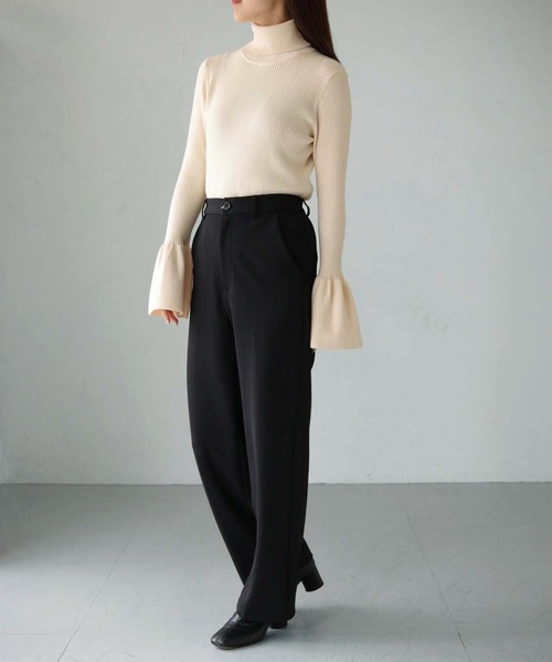 cheriella(シェリエラ)の「【cheriella】WEB限定フレアカフスリブニット(ニット/セーター・レディース・ワインレッド/パープル/ブラック/カーキ/アイボリー・M)」の13枚目の写真