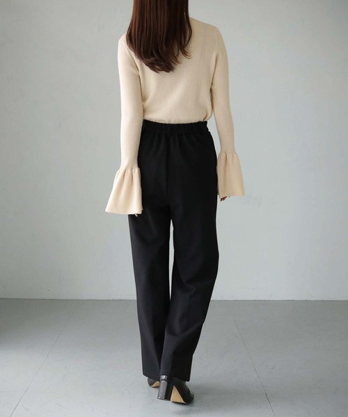 cheriella(シェリエラ)の「【cheriella】WEB限定フレアカフスリブニット(ニット/セーター・レディース・ワインレッド/パープル/ブラック/カーキ/アイボリー・M)」の14枚目の写真