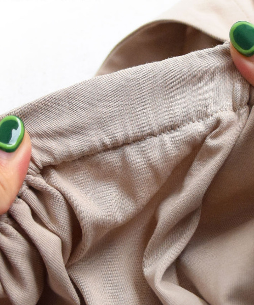 MIMIMEMETE（ミミメメット）の「バイオ天竺 ギャザーオーバーチュニック（Tシャツ/カットソー・レディース・ブラック/グレイッシュベージュ・M）」の13枚目の写真