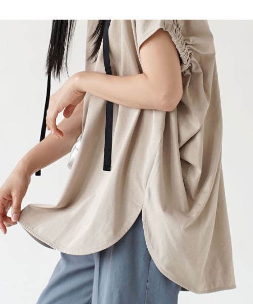 MIMIMEMETE（ミミメメット）の「バイオ天竺 ギャザーオーバーチュニック（Tシャツ/カットソー・レディース・ブラック/グレイッシュベージュ・M）」の6枚目の写真