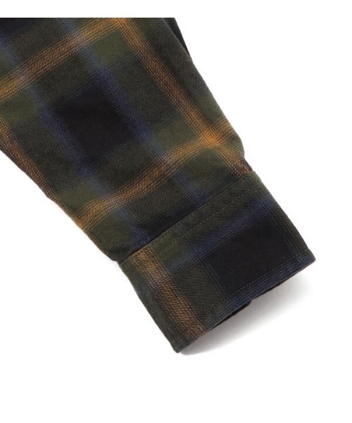 Timberland(ティンバーランド)の「メンズ ヘビー フランネル チェック シャツ(シャツ/ブラウス・メンズ・ライトグレー/ダークカーキ・LARGE/MEDIUM/SMALL/XX-LARGE/X-SMALL/X-LARGE)」の8枚目の写真