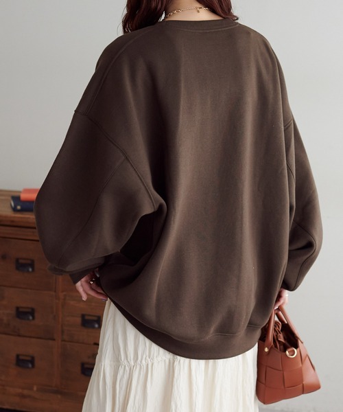 DISCOAT(ディスコート)の「【ユニセックス】BOISE刺繍ロゴスウェット《WEB限定》(スウェット・レディース・ブラウン/ブラック/ライトベージュ・FREE)」の11枚目の写真