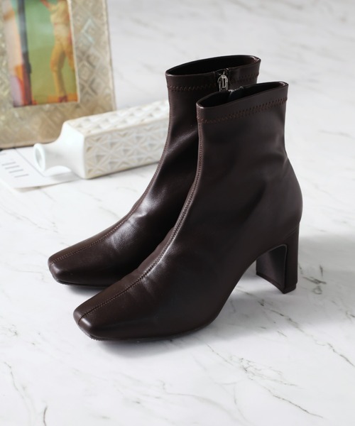 VIVIAN（ヴィヴィアン）の「スクエアトゥプレートヒールストレッチショートブーツ（ブーツ・レディース・ダークブラウン/ブラック/アイボリー/ブラック系その他3/グレー/グレー系その他7・M/LL/L/S/SS）」の7枚目の写真