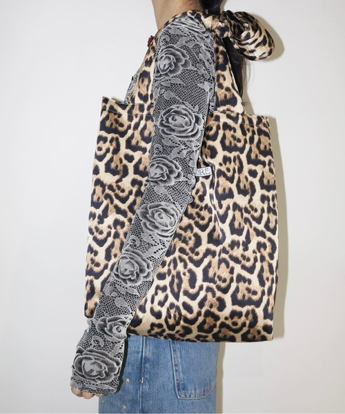 musubore(ムスボレ)の「wide shoulder logo tote /ワイドショルダーロゴトート(トートバッグ・レディース・シルバー/チャコールグレー/ブロンズ/ネイビー/ベージュ・FREE)」の22枚目の写真