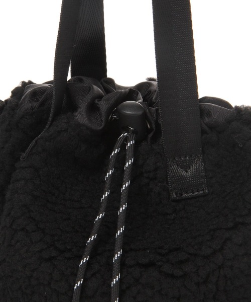niko and...（ニコアンド）の「巾着ボア2WAY BAG（ショルダーバッグ・メンズ・ブラック/アイボリー・FREE）」の17枚目の写真