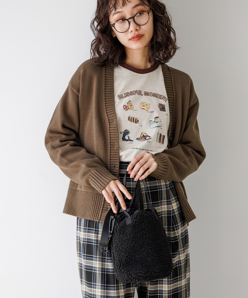 niko and...（ニコアンド）の「巾着ボア2WAY BAG（ショルダーバッグ・メンズ・ブラック/アイボリー・FREE）」の5枚目の写真