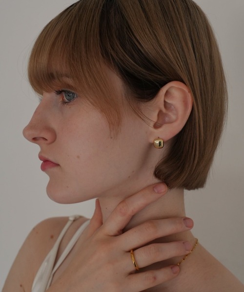 LENERA(レネラ)の「コルン ピアス 華奢 小ぶり キャッチレス ゴールド(ピアス(両耳用)・レディース・ゴールド/シルバー・FREE)」の3枚目の写真