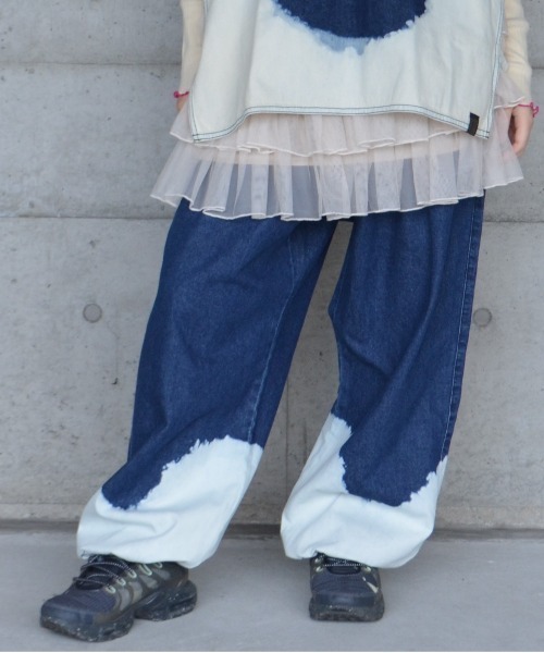 BIG FIELD(ビッグフィールド)の「デニムミリタリータックパンツ/おとな(デニムパンツ・レディース・ブルー・160cm)」の1枚目の写真