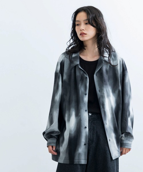 JUNRED（ジュンレッド）の「グラデーションプリントオープンカラーシャツ（シャツ/ブラウス・メンズ・ブラック/ベージュ・S/M/L）」の3枚目の写真