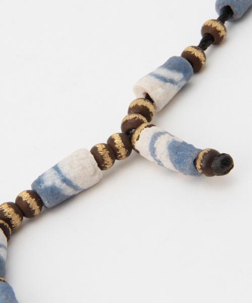 BEAMS(ビームス)の「BEAMS / サンシェイプ ビーズ ネックレス(ネックレス・メンズ・ブルー・ONE SIZE)」の4枚目の写真