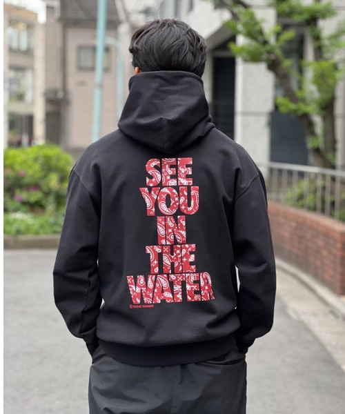 MAGIC NUMBER（マジック ナンバー）の「【MAGIC NUMBER】SEE YOU IN THE WATER PAISLEY HOOD SWEAT(GOAT)（スウェット・メンズ・グレー/ブラック・LARGE/MEDIUM/X-LARGE）」の4枚目の写真