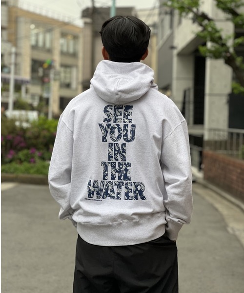 MAGIC NUMBER（マジック ナンバー）の「【MAGIC NUMBER】SEE YOU IN THE WATER PAISLEY HOOD SWEAT(GOAT)（スウェット・メンズ・グレー/ブラック・LARGE/MEDIUM/X-LARGE）」の3枚目の写真