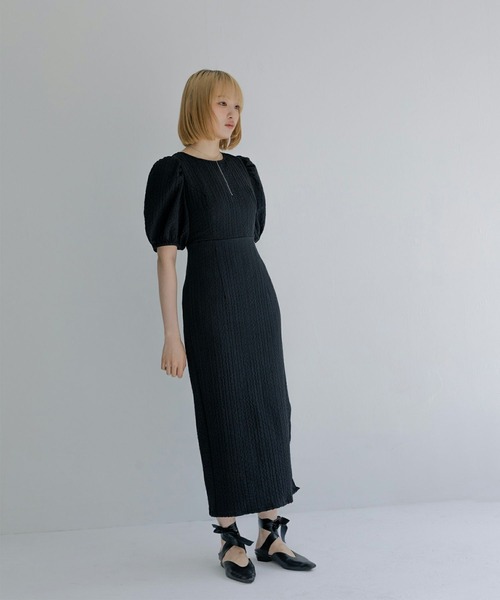 mimi toujours(ミミトゥジュール)の「パフスリーブ バックシャン ワンピース mimi toujours×nono(ワンピース・レディース・ホワイト/ブラック/ピンク・M)」の1枚目の写真